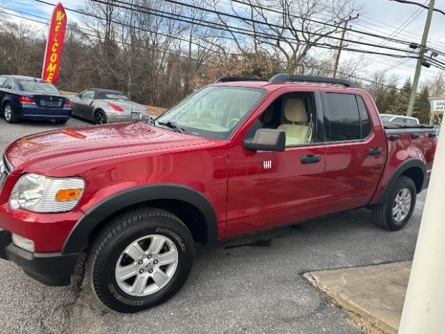 Used 2010 Ford Explorer Sport Trac XLT image 2