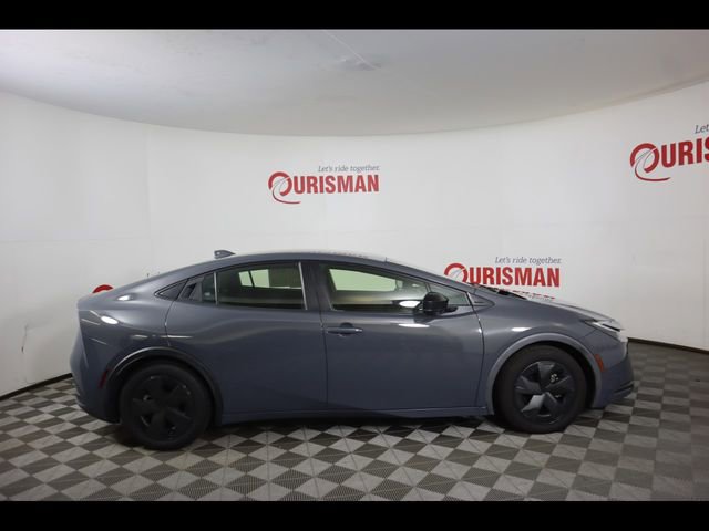 Used 2024 Toyota Prius LE FWD image 12