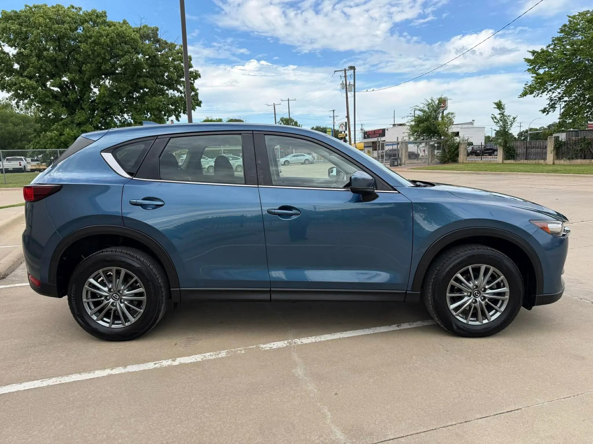 Used 2017 MAZDA CX-5 Sport FWD image 3