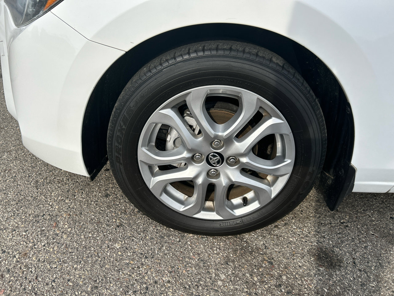 Used 2017 Toyota Yaris iA image 28