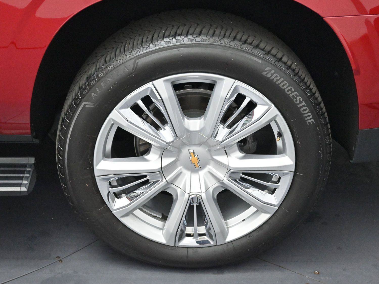 Used 2024 Chevrolet Suburban High Country image 41