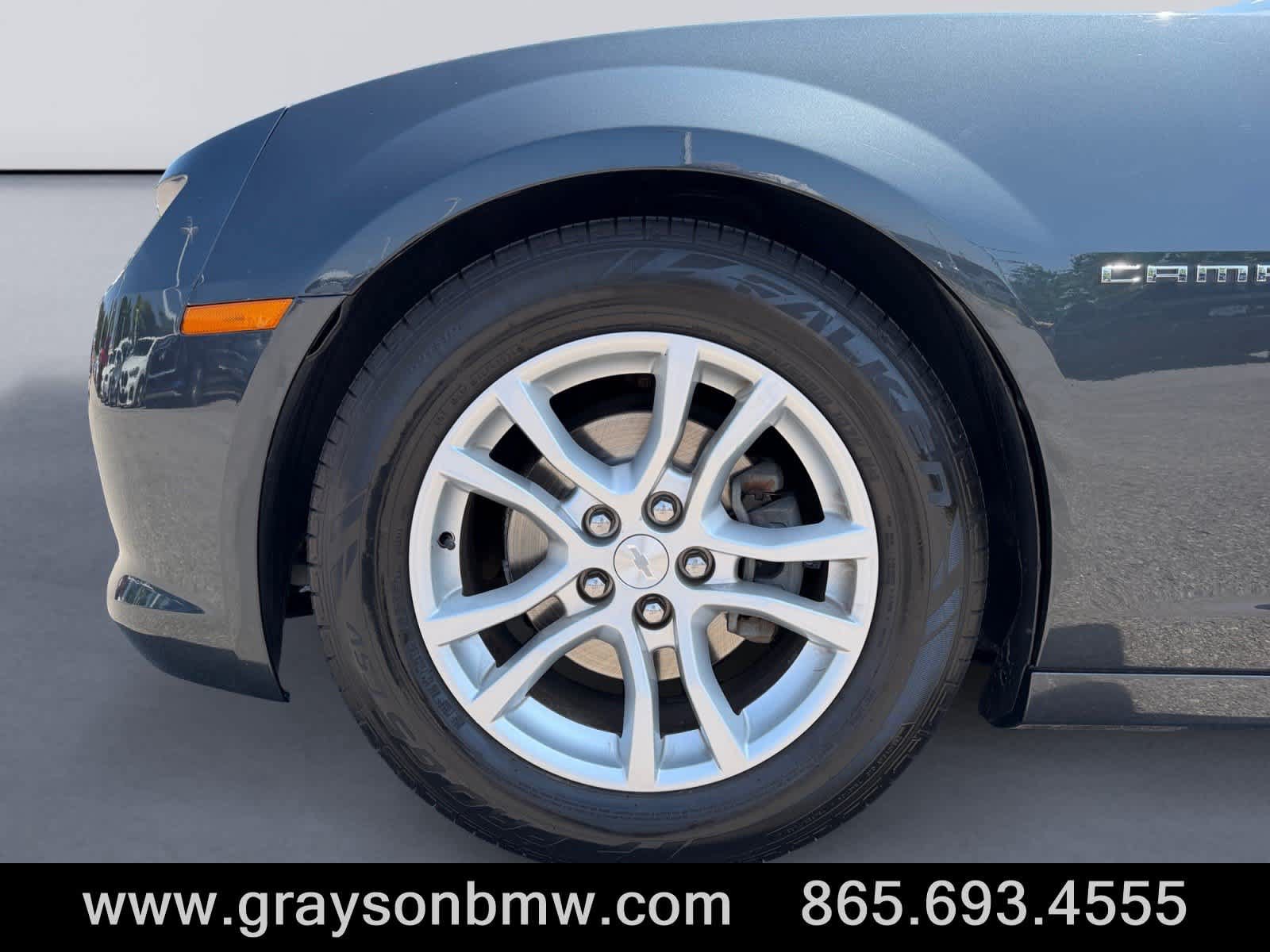 Used 2015 Chevrolet Camaro LT RWD image 9