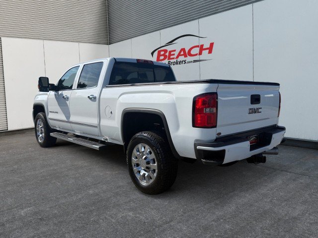 Used 2016 GMC Sierra 2500 Denali w/ Duramax Plus Package AWD/4WD image 11
