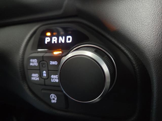 New 2026 RAM 1500 4x4 Crew Cab image 19