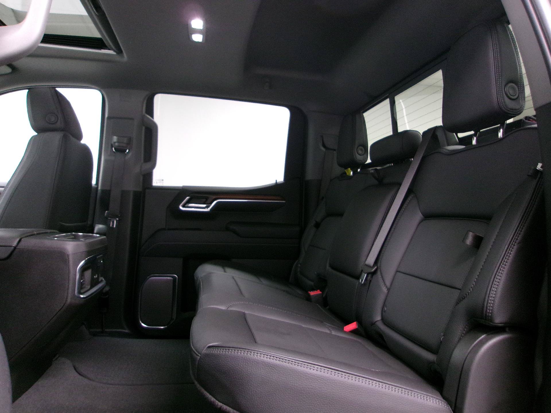 Used 2025 GMC Sierra 1500 Denali AWD/4WD image 11