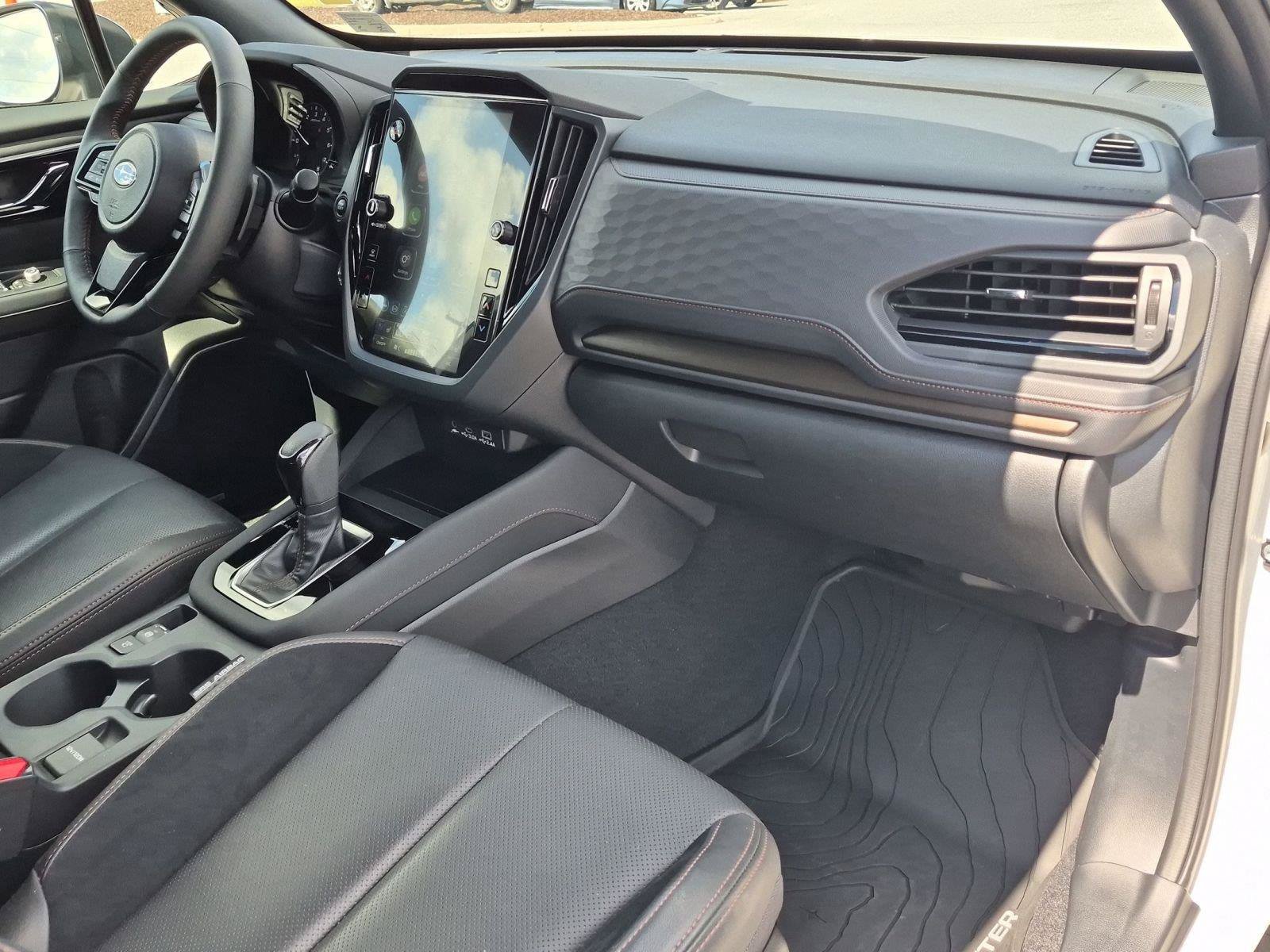 Used 2025 Subaru Forester Touring AWD/4WD image 32
