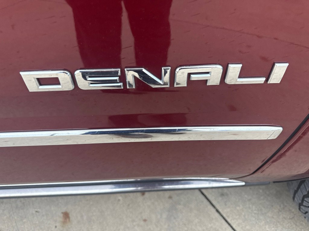 Used 2018 GMC Yukon Denali image 13