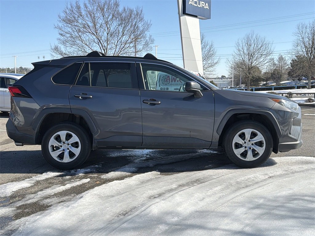 Used 2020 Toyota RAV4 LE image 2