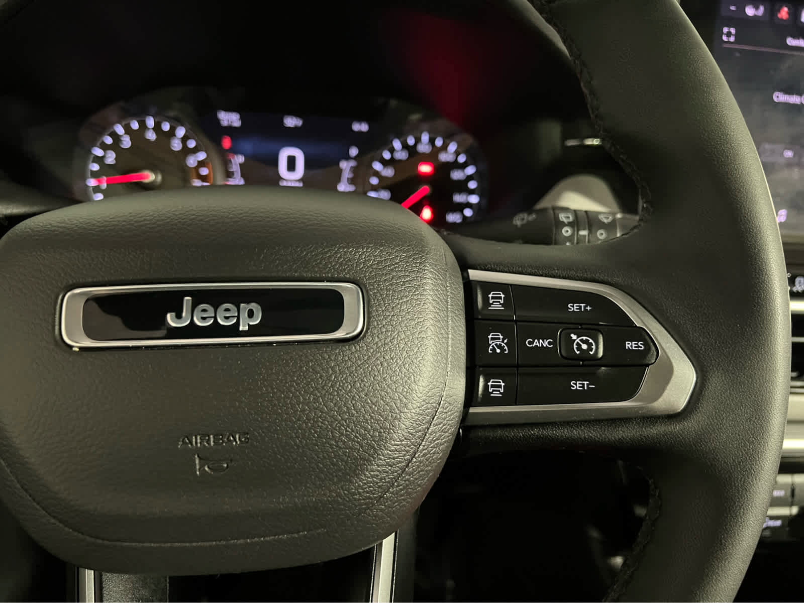 Used 2025 Jeep Compass Limited w/ Sun & Sound Group image 20