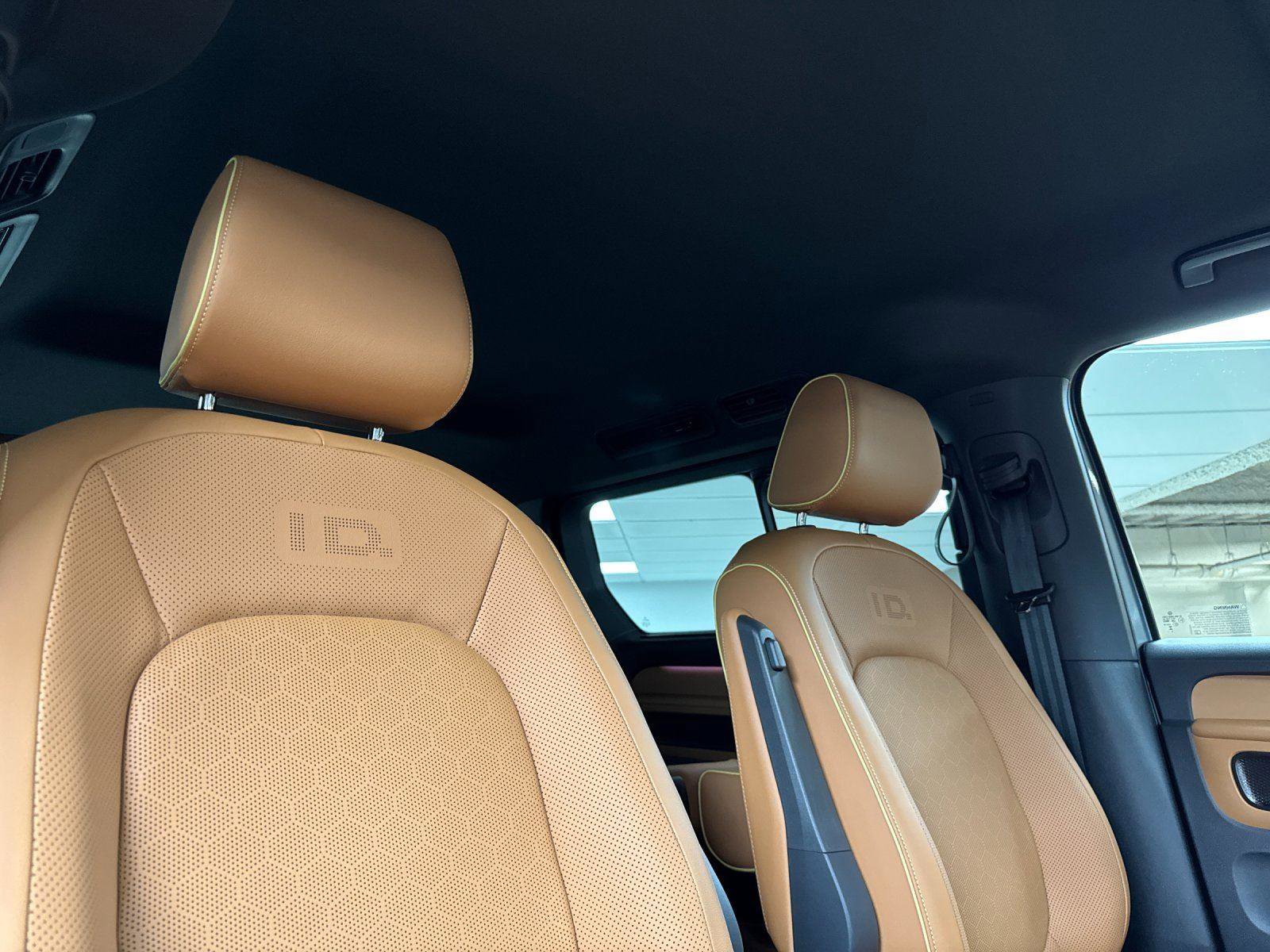New 2025 Volkswagen ID. Buzz Pro S RWD image 16