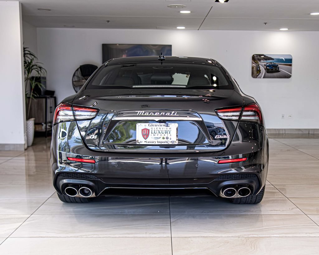 Used 2023 Maserati Ghibli Modena Q4 AWD/4WD image 13