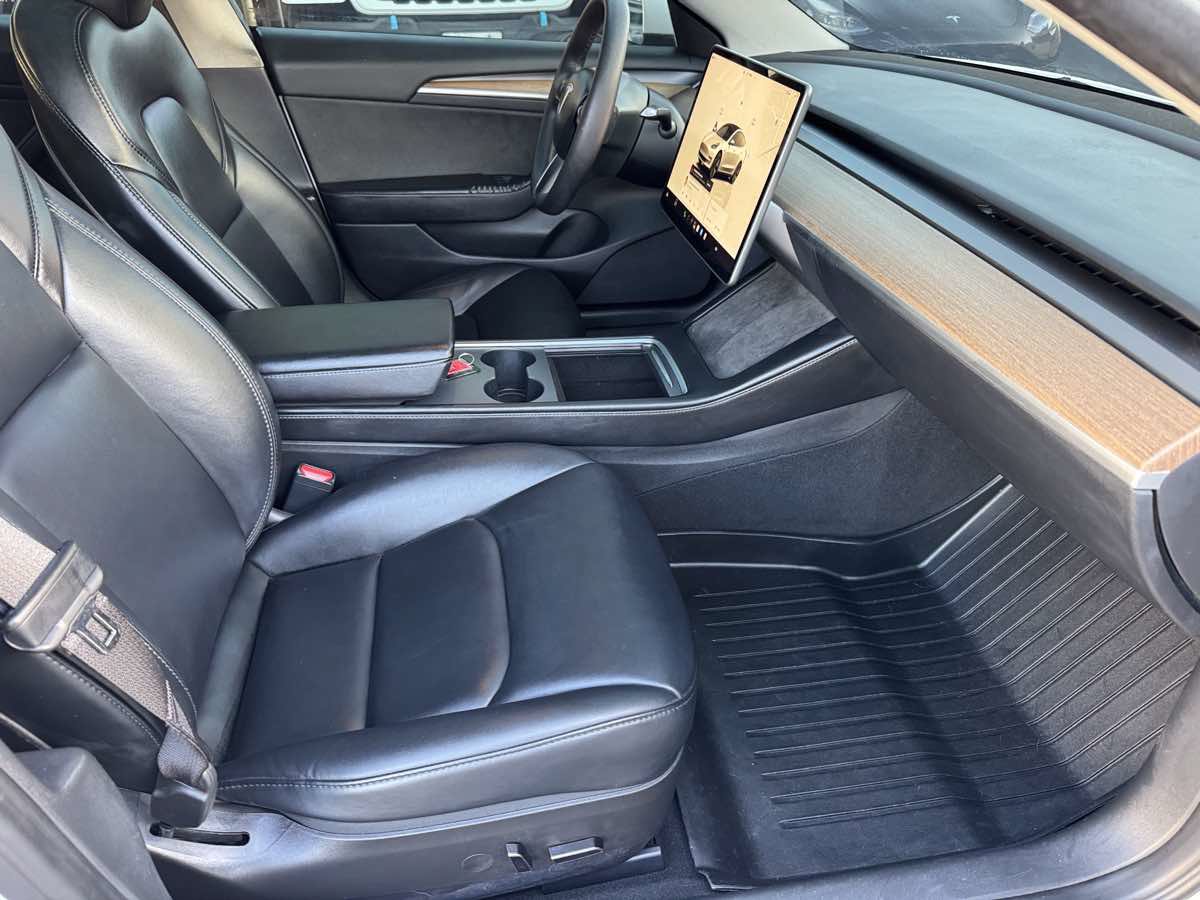 Used 2023 Tesla Model 3 Standard Range RWD image 17
