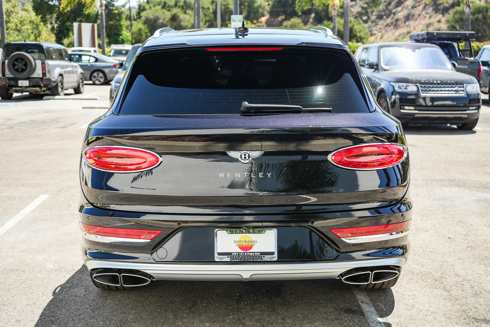Used 2023 Bentley Bentayga Extended Wheelbase AWD/4WD image 10