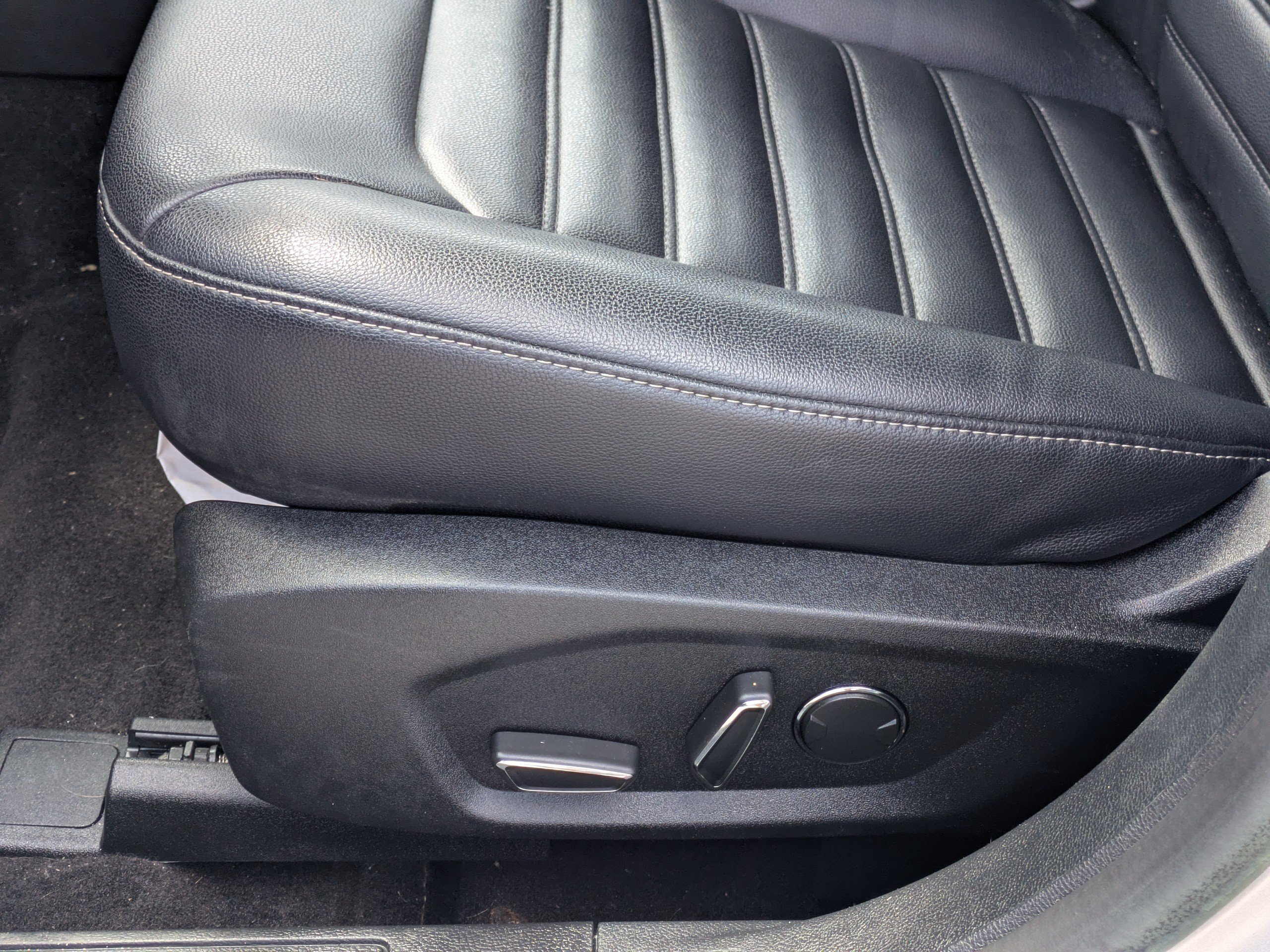 Used 2019 Ford Fusion SEL FWD image 23