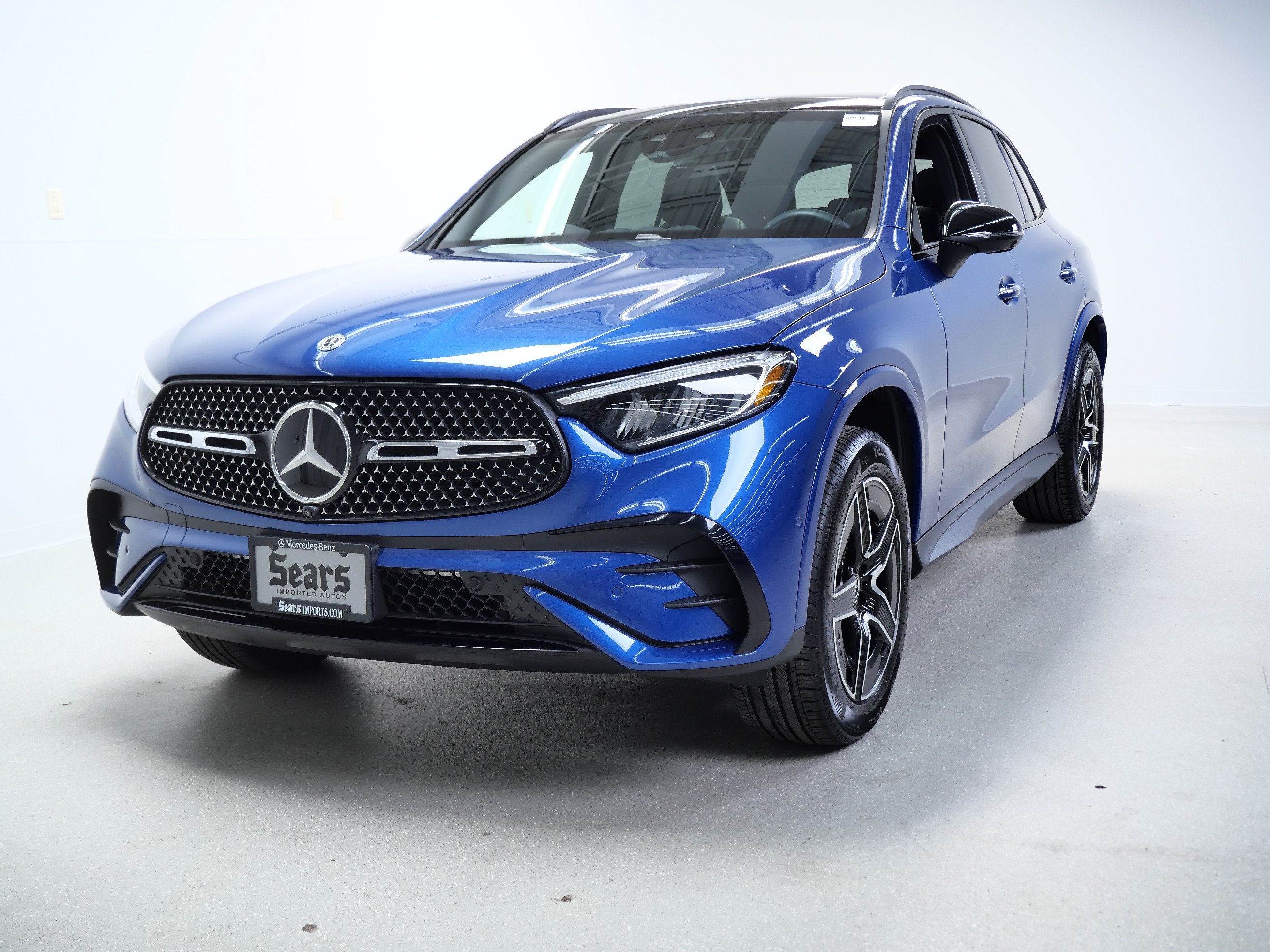 Used 2025 Mercedes-Benz GLC 300 4MATIC image 12
