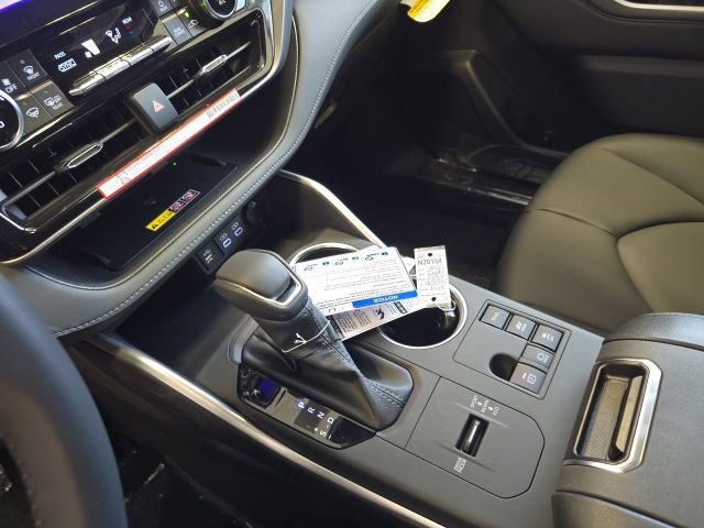 New 2026 Toyota Highlander XLE image 13