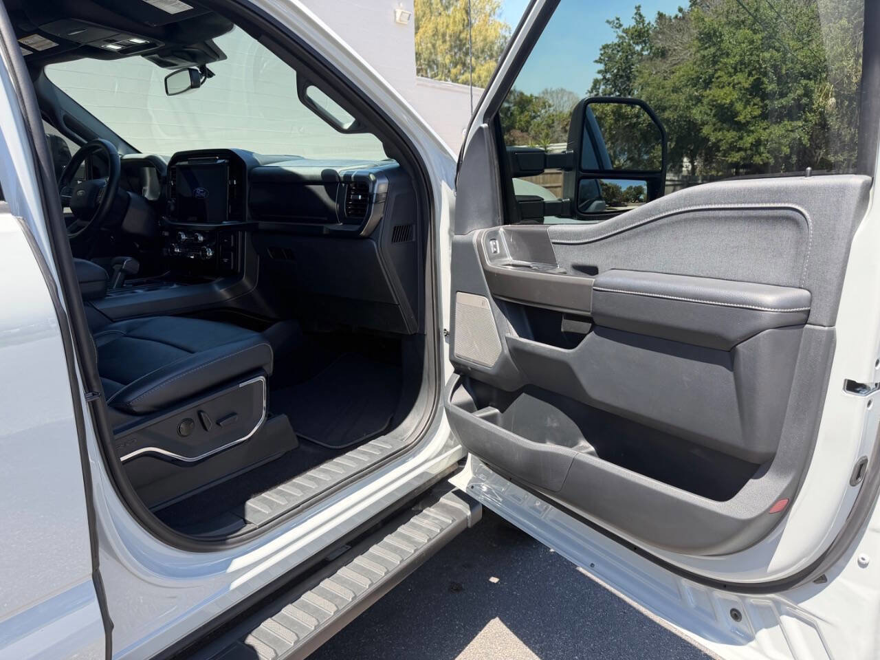 Used 2024 Ford F150 Lariat AWD/4WD image 44