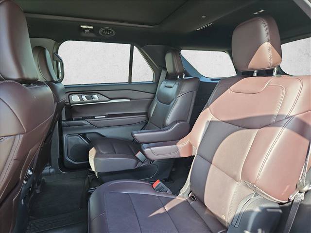 Used 2025 Ford Explorer Platinum RWD image 20