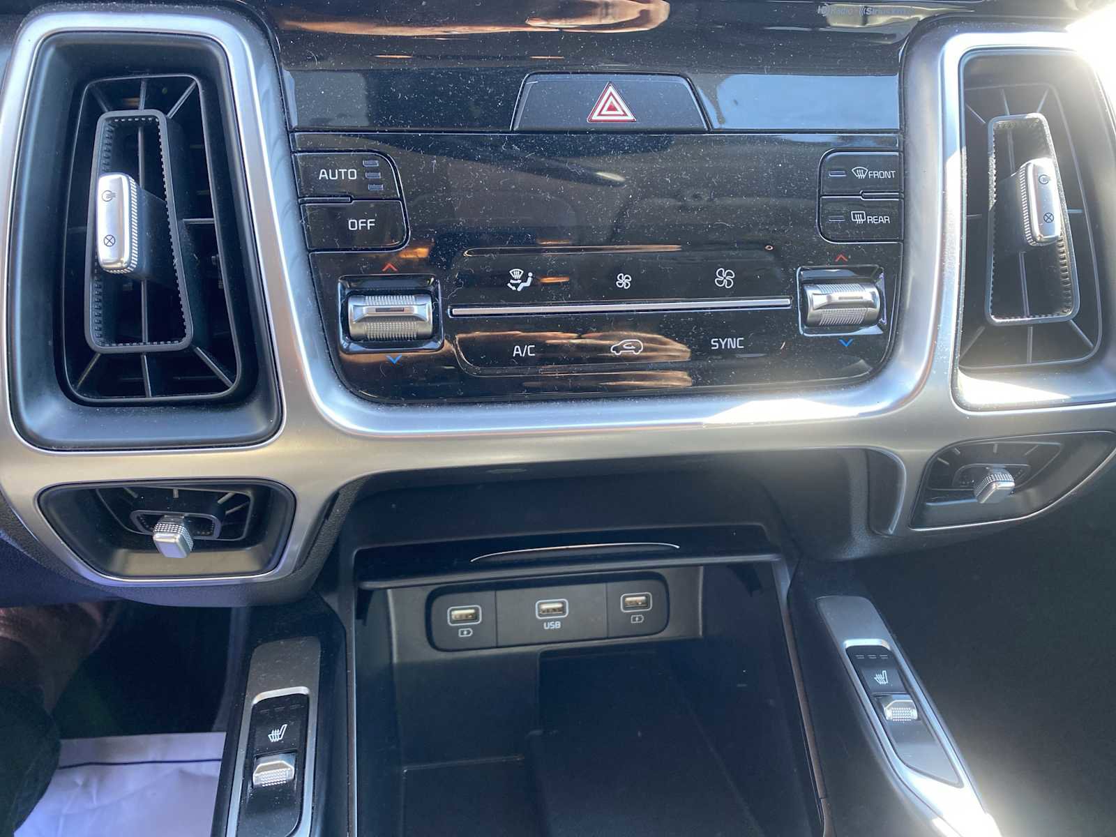 Used 2022 Kia Sorento S FWD image 18