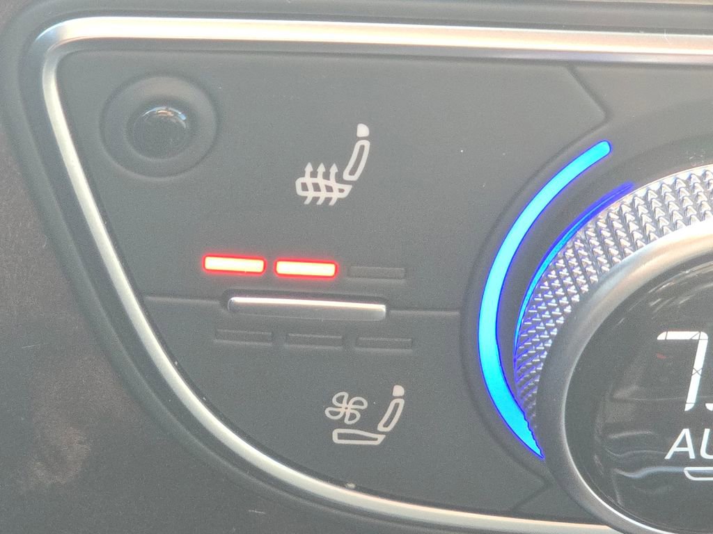 Used 2017 Audi Q7 3.0T Prestige image 5