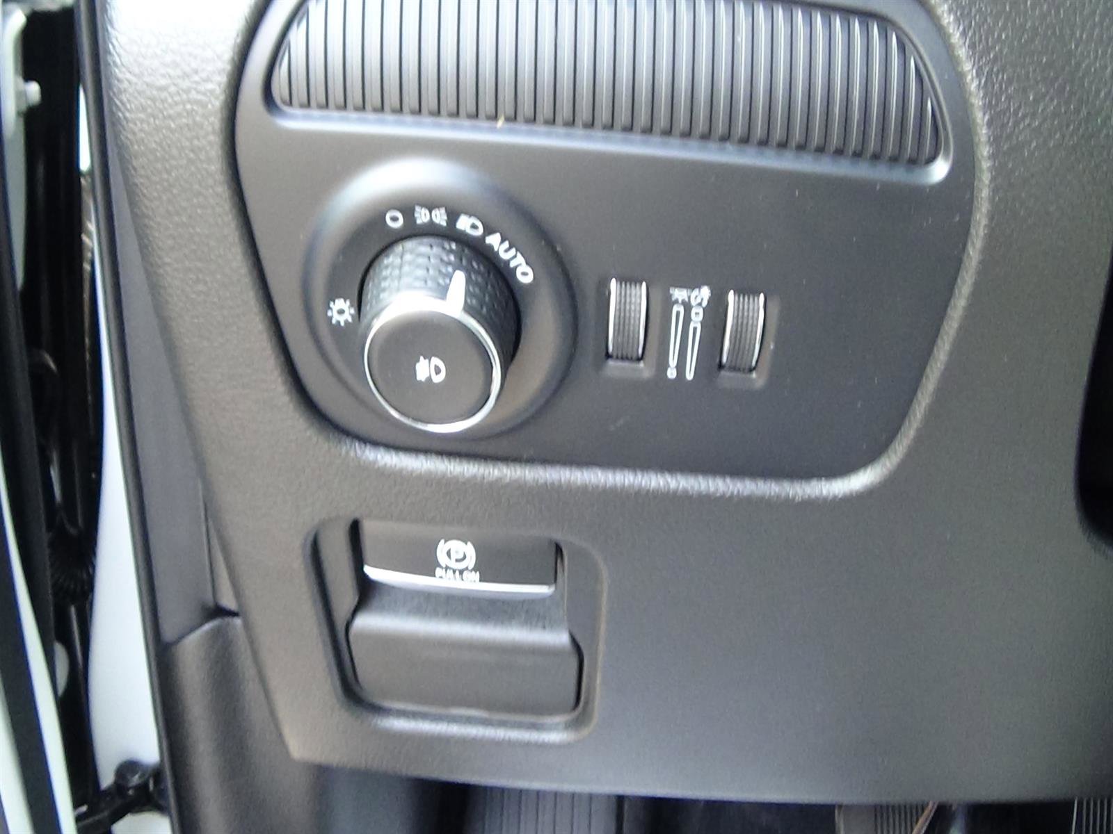 Certified 2025 Jeep Wagoneer L 4WD image 21