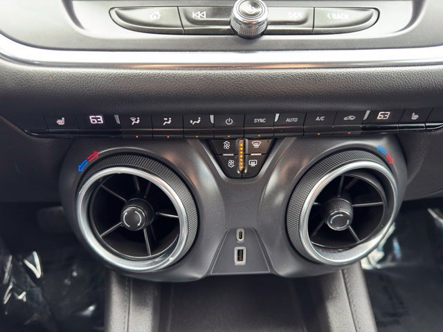 Certified 2022 Chevrolet Blazer LT AWD/4WD image 18