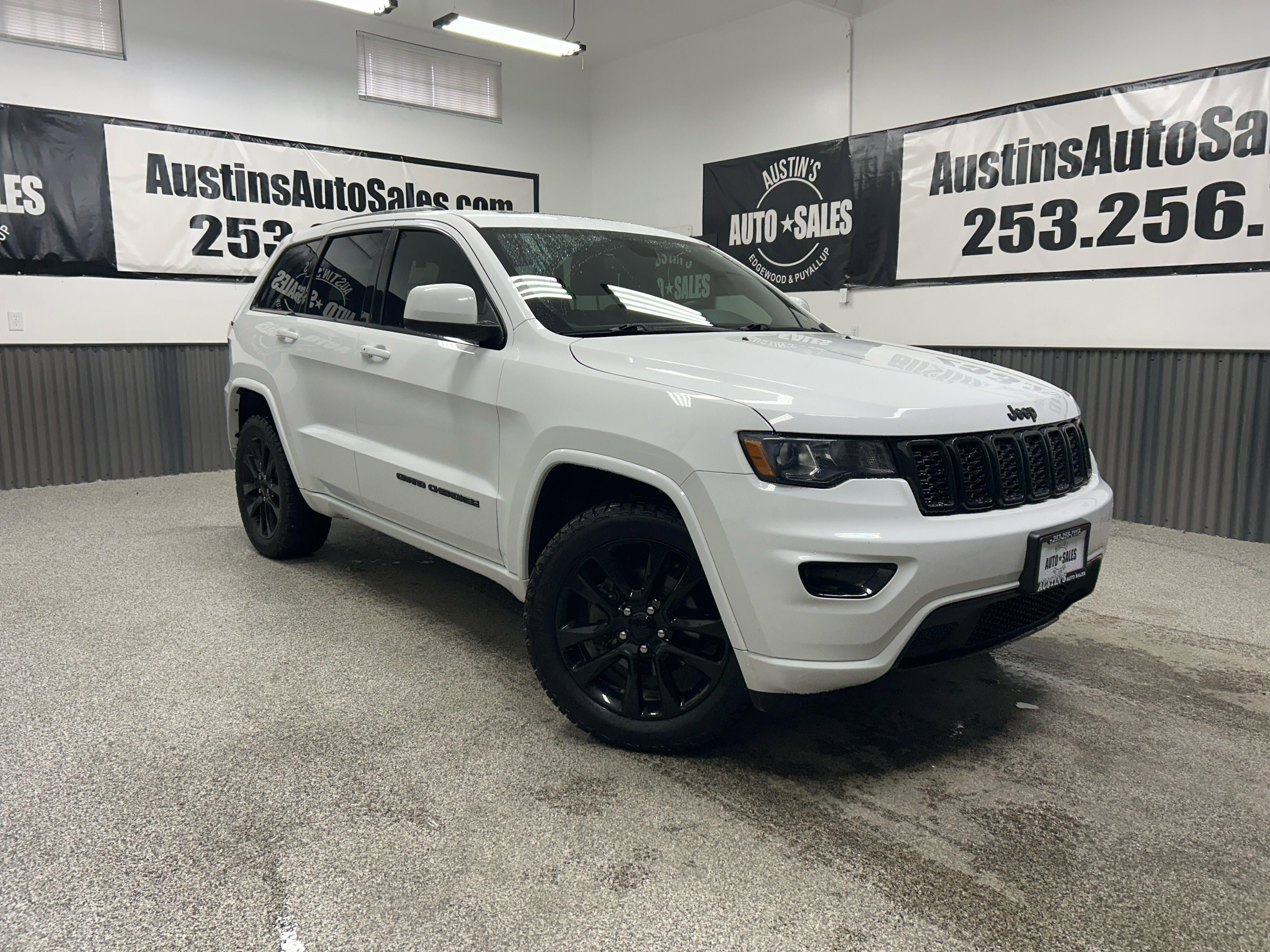 Used 2018 Jeep Grand Cherokee Altitude AWD/4WD image 1