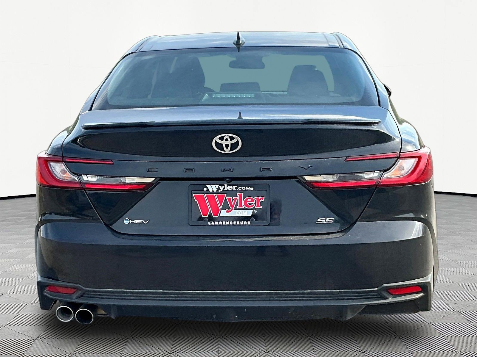 Used 2025 Toyota Camry SE FWD image 5