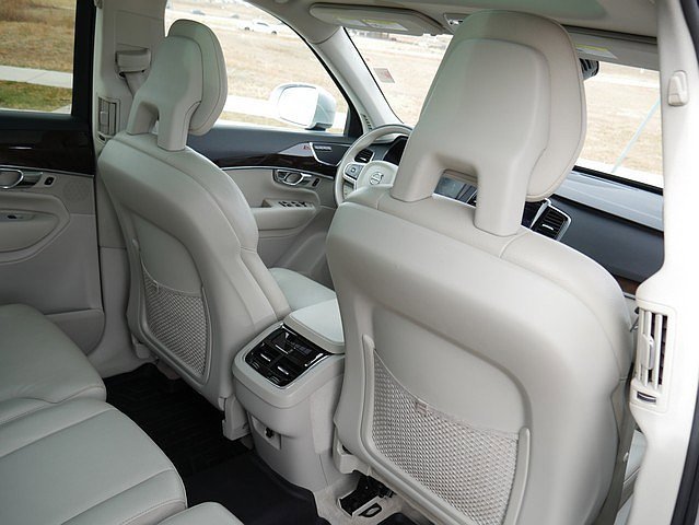 Used 2016 Volvo XC90 T6 Momentum w/ Momentum Plus Package image 53