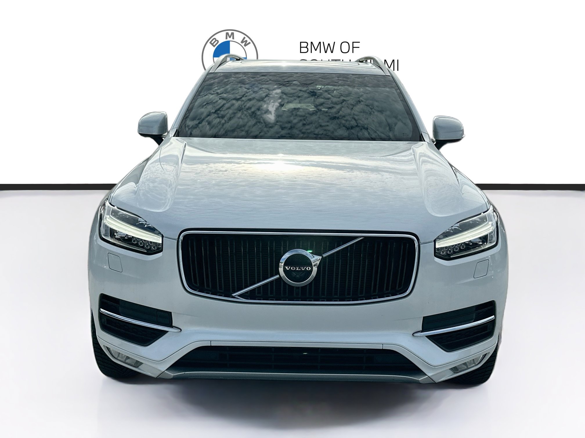 Used 2018 Volvo XC90 T6 Momentum w/ Convenience Package AWD/4WD image 2