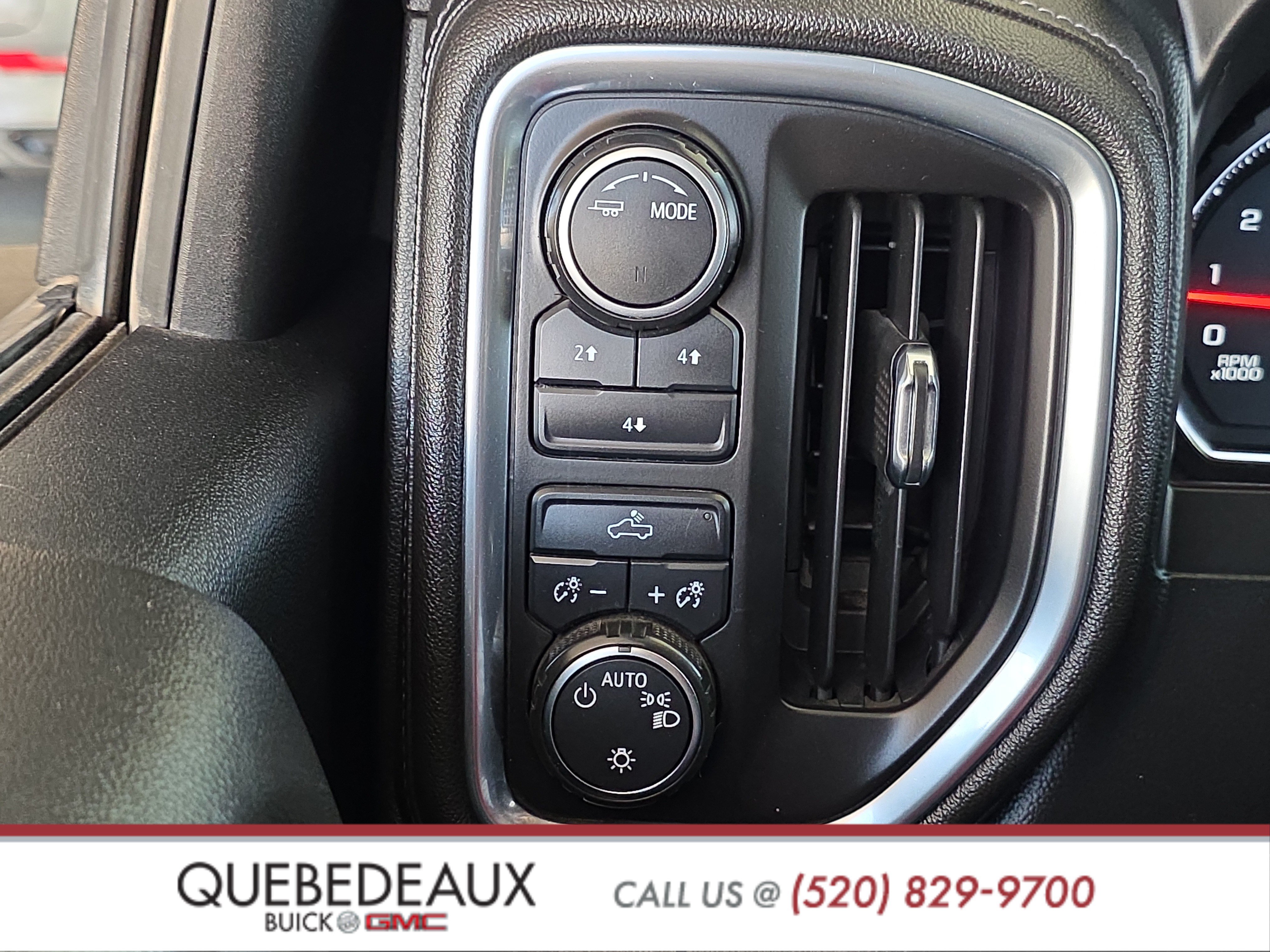 Used 2020 Chevrolet Silverado 2500 LT w/ Advanced Trailering Package AWD/4WD image 23