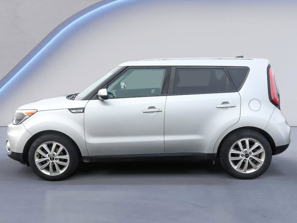 Used 2018 Kia Soul + image 3