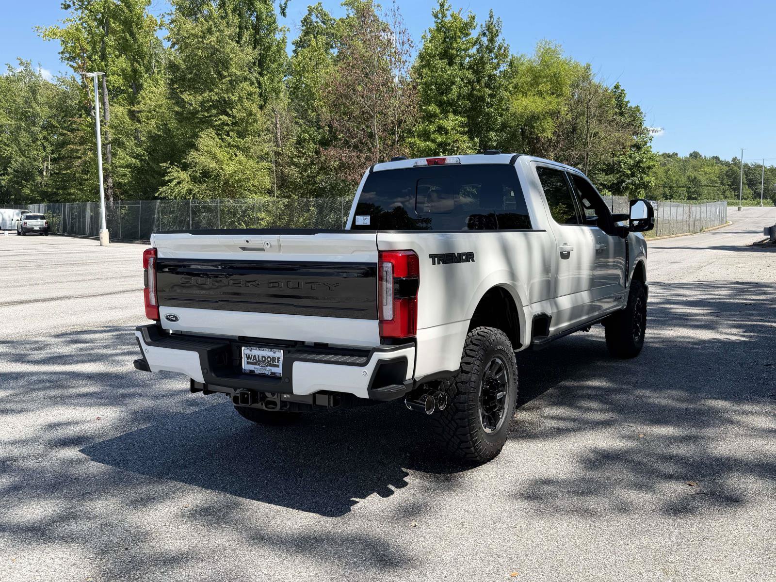 New 2026 Ford F350 Platinum w/ Tremor Off-Road Package AWD/4WD image 2