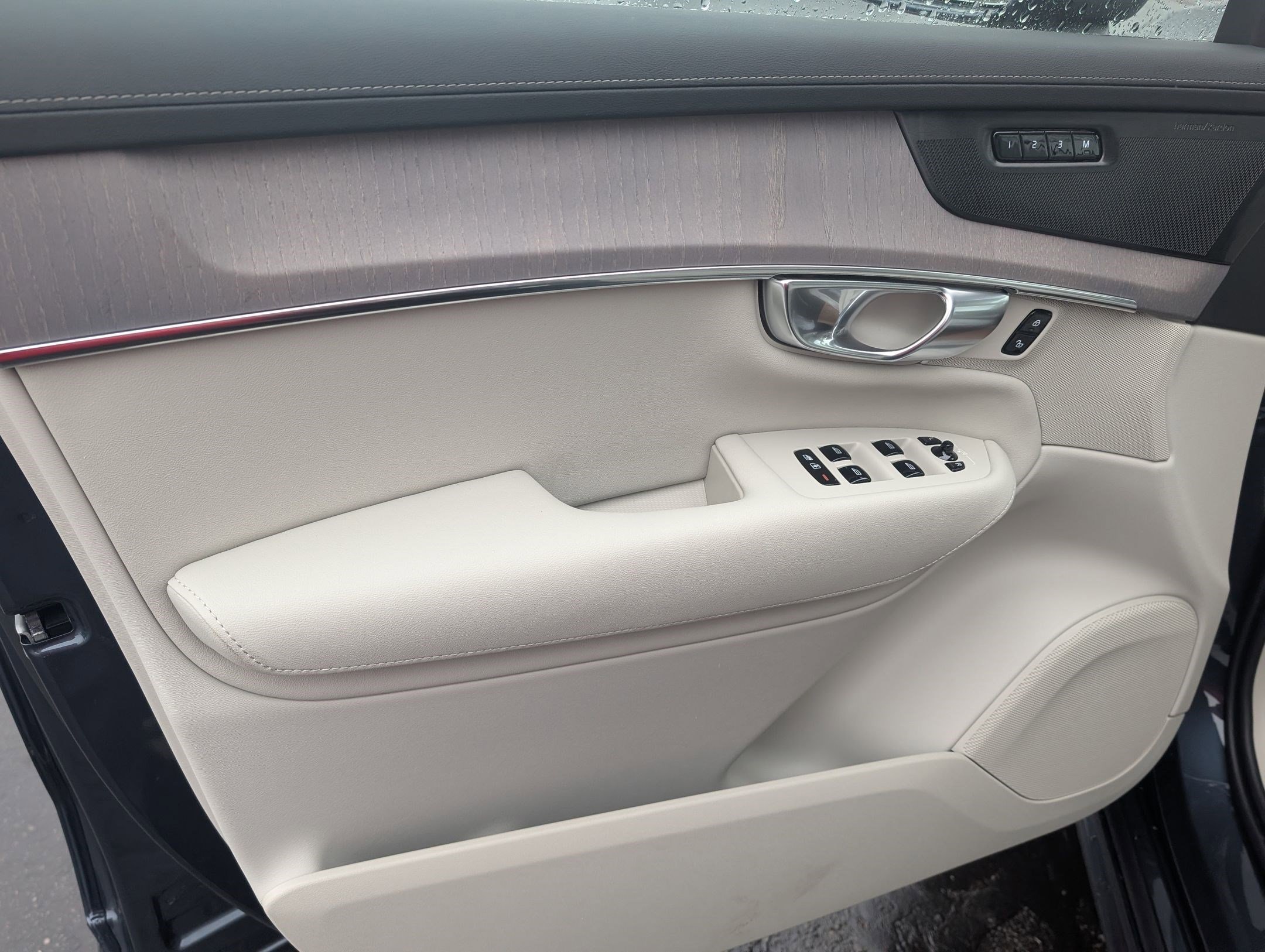 New 2026 Volvo XC90 B5 Ultra w/ Protection Package Premier image 7