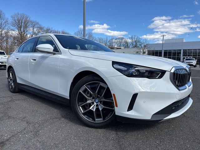 Used 2024 BMW i5 eDrive40i w/ M Sport Package RWD image 1