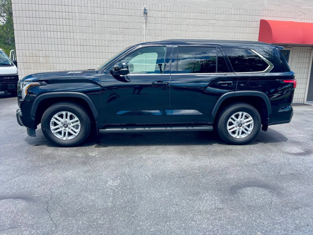 Used 2025 Toyota Sequoia SR5 AWD/4WD image 2