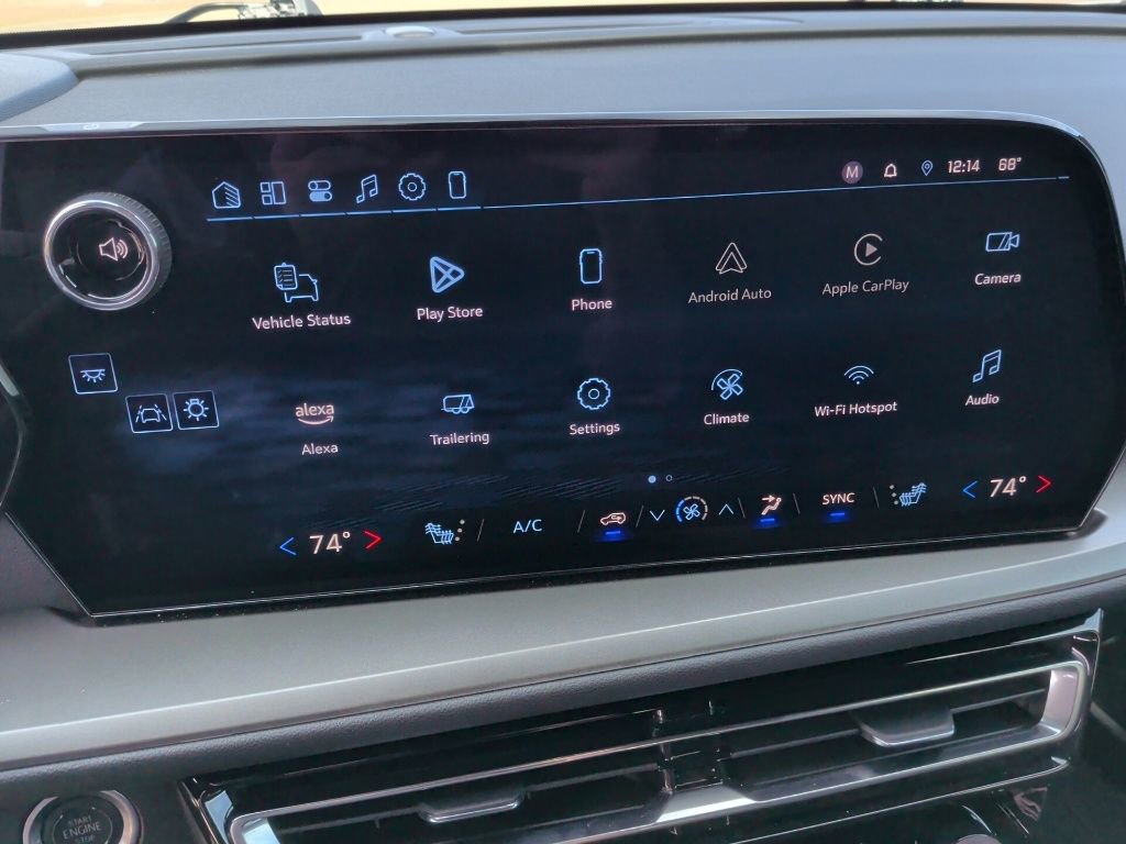 Used 2025 Chevrolet Traverse LT w/ Driver Confidence Package image 27