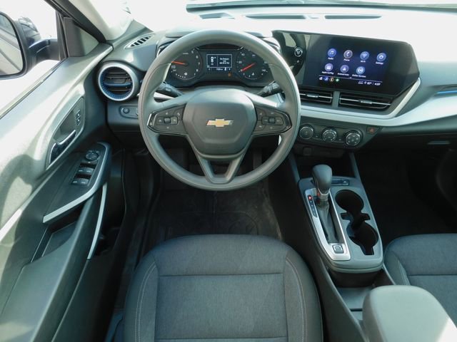 Used 2024 Chevrolet Trax LS w/ LS Convenience Package image 7