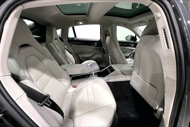 Used 2020 Porsche Panamera 4S image 28