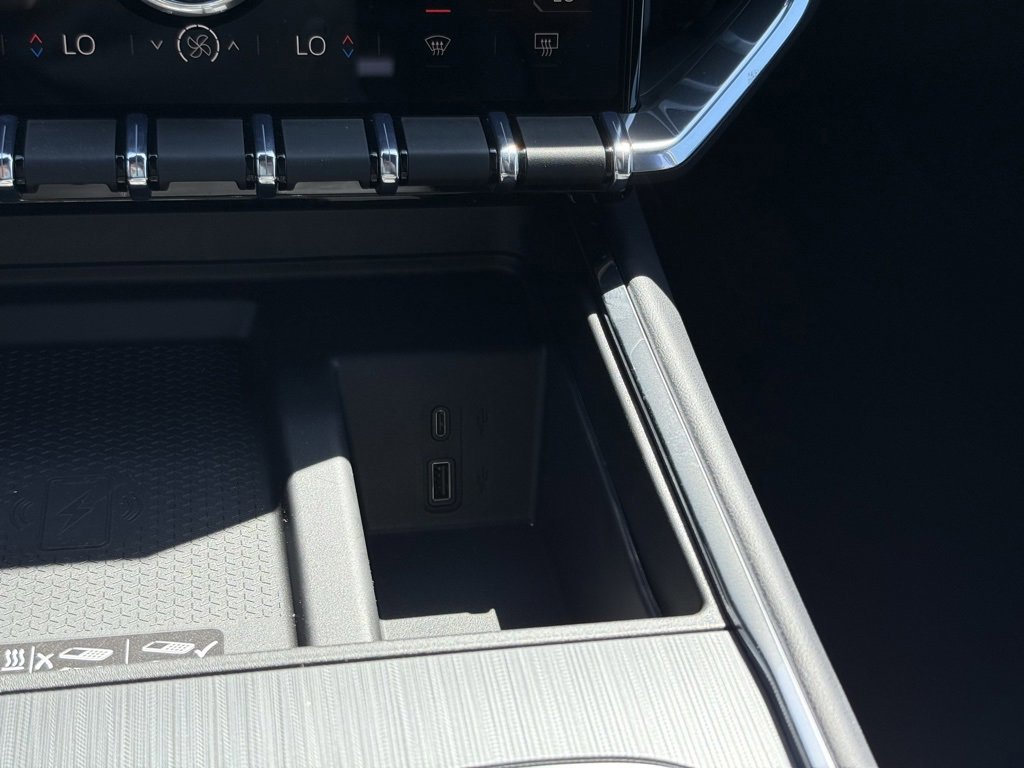 New 2025 GMC Acadia Elevation w/ Elevation Premium Package image 17