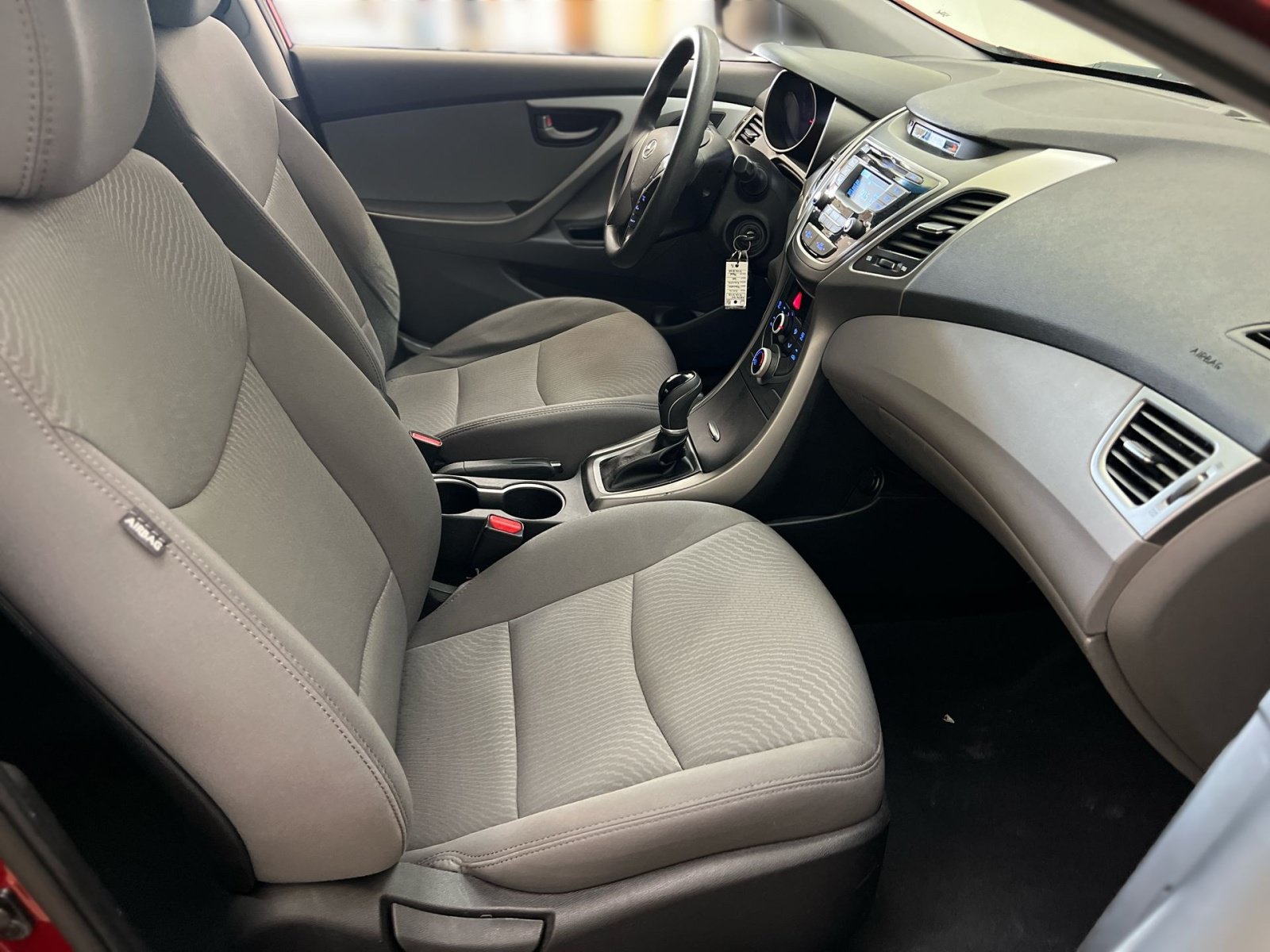 Used 2014 Hyundai Elantra SE FWD image 23