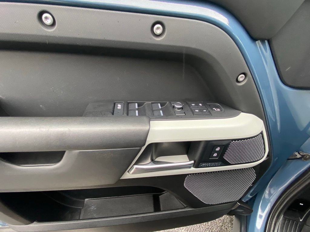 Used 2020 Land Rover Defender 110 HSE AWD/4WD image 11