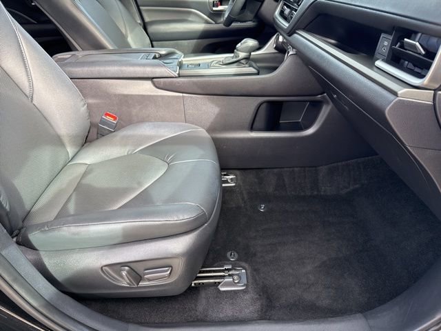 Used 2025 Toyota Grand Highlander XLE image 20
