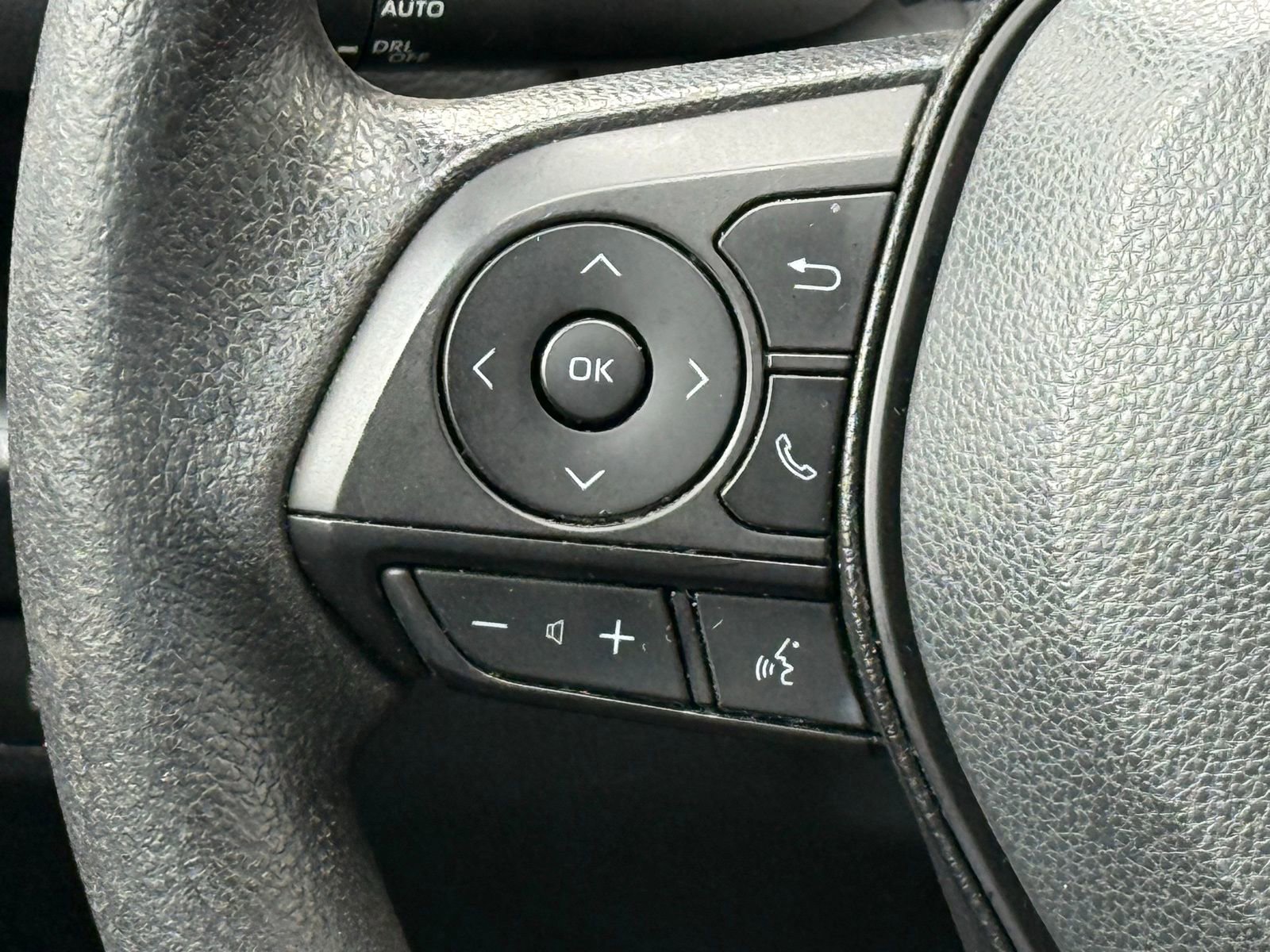 Used 2022 Toyota RAV4 XLE AWD/4WD image 27