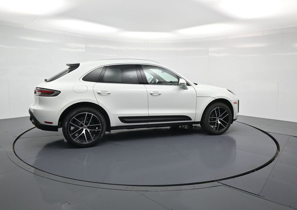New 2026 Porsche Macan image 28