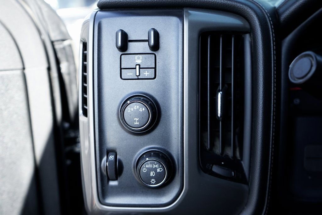 Used 2018 Chevrolet Silverado 3500 High Country w/ Duramax Plus Package image 23