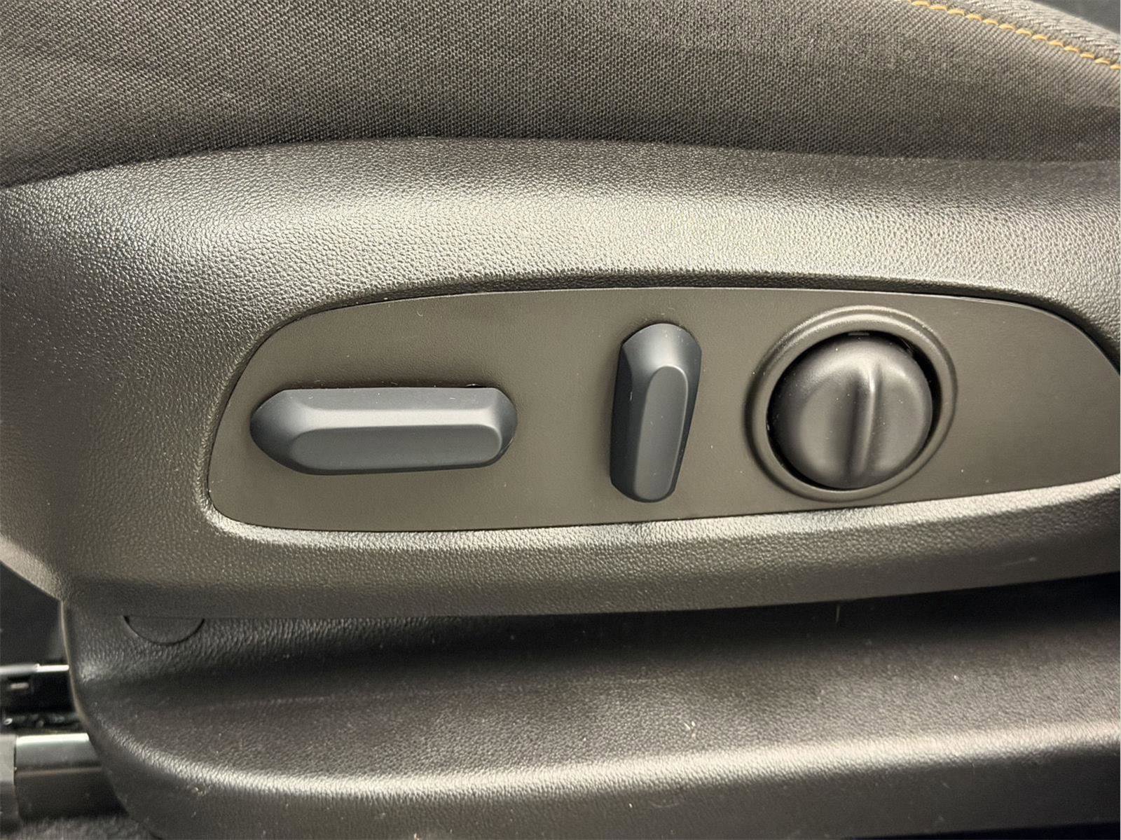 Certified 2023 Chevrolet Equinox LT image 28