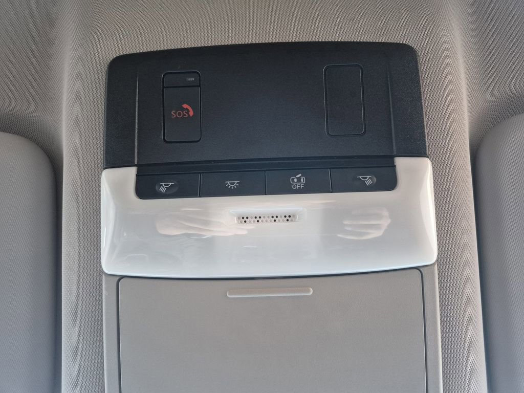 Used 2024 Nissan Rogue SV image 25