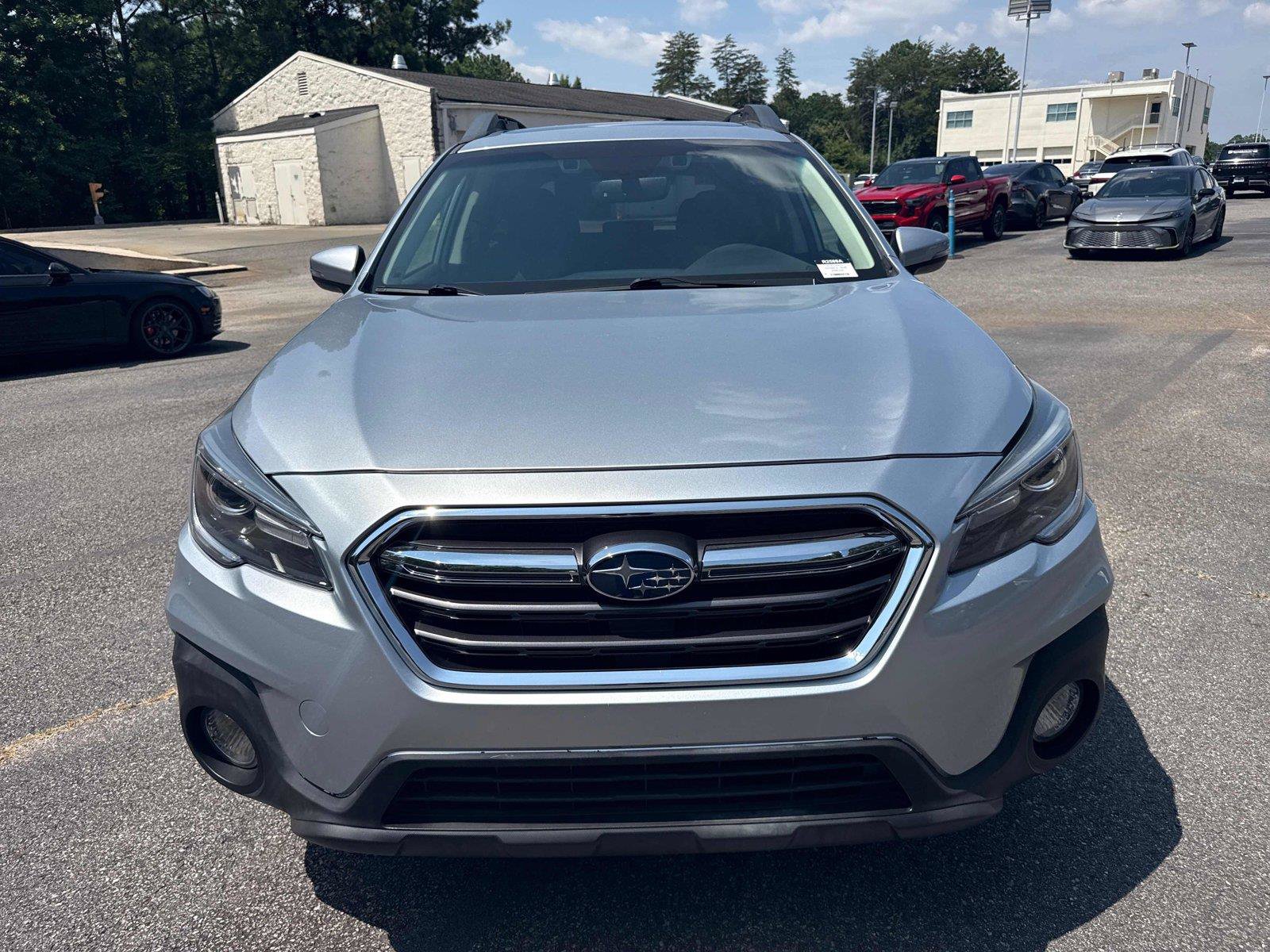 Used 2018 Subaru Outback 2.5i Limited AWD/4WD image 3