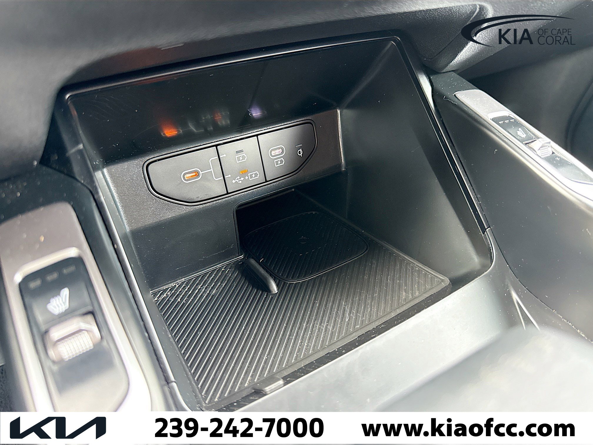 Certified 2025 Kia Sorento S image 30